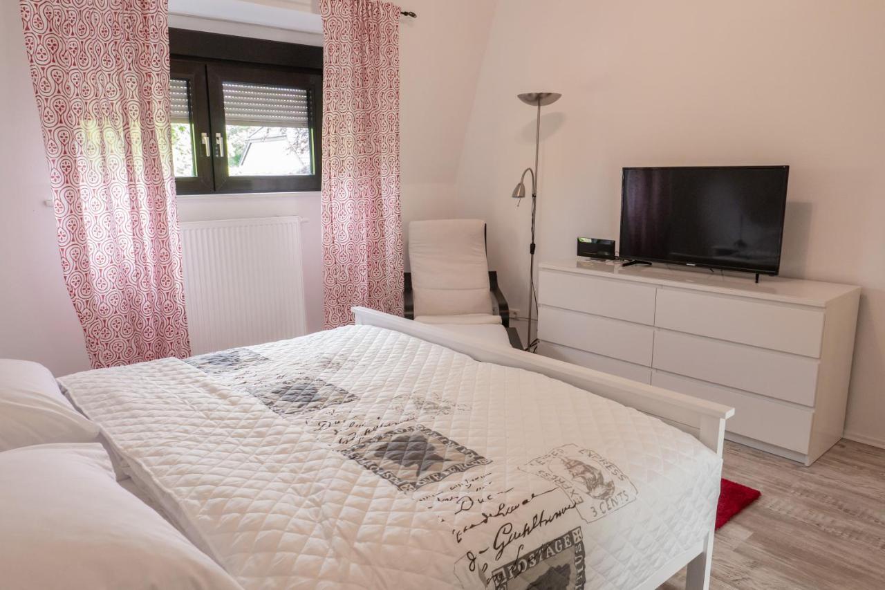 Appartment Rheinaue 뒤스부르크 외부 사진